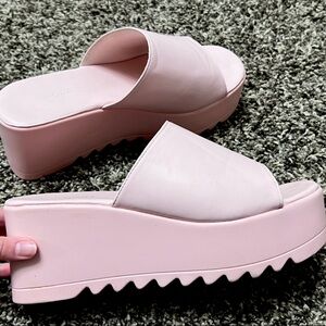 Platform pink sandals!